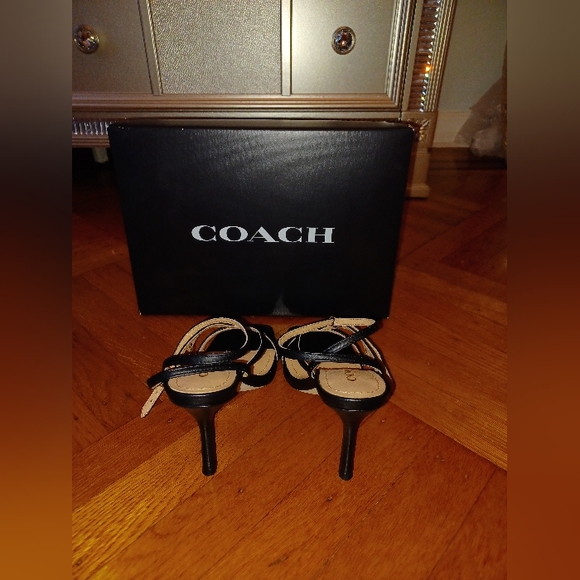 Coach KALI LEATHER HEELS - Picture 3 of 4
